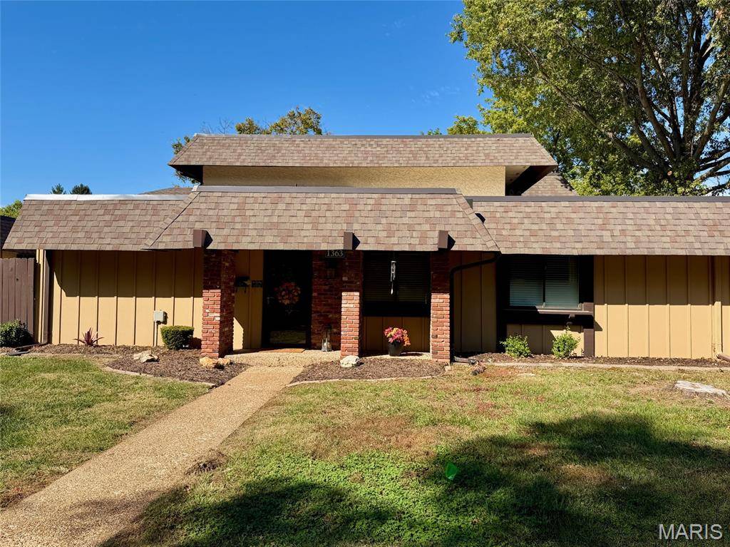 1363 Heritage LNDG #A, St Charles, MO 63303