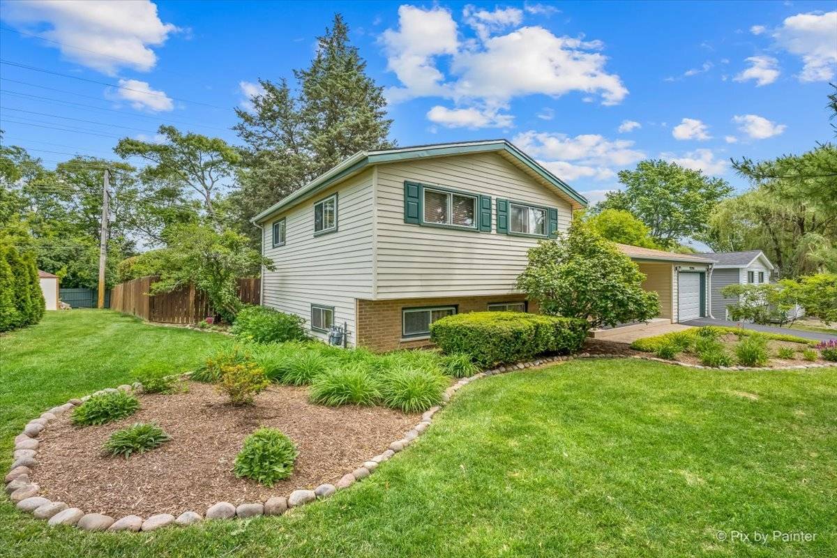 23W328 Great Western AVE, Glen Ellyn, IL 60137