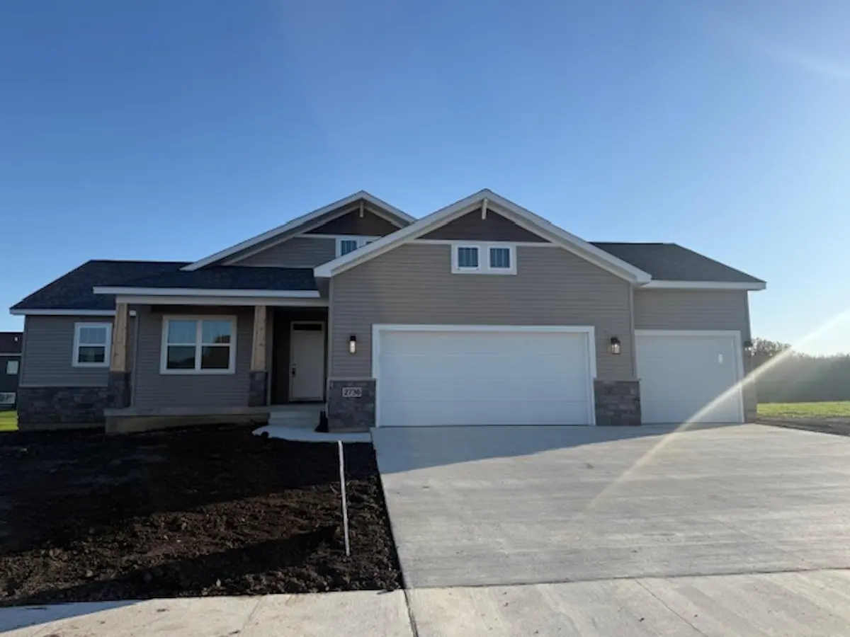 2736 Amber Valley RD, Cedar Falls, IA 50613