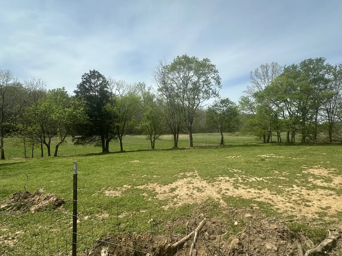 15 Lick Creek Road, Dover, TN 37058