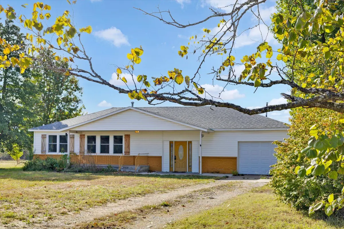 5825 Lawrence 1140, Miller, MO 65707
