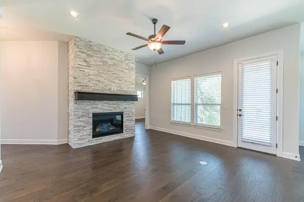 404 Flying Orchid DR, San Marcos, TX 78666