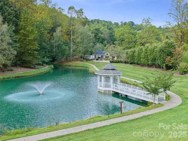 55 High Fields CT, Hendersonville, NC 28791