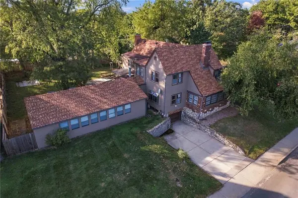 801 Valentine RD, Kansas City, MO 64111