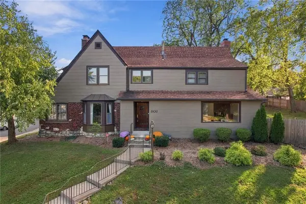 801 Valentine RD, Kansas City, MO 64111