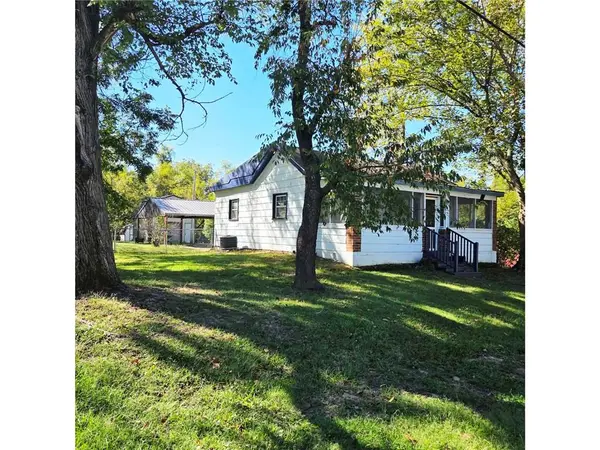 416 W Gravel ST, Clinton, MO 64735