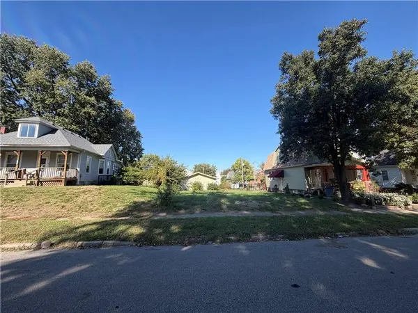 2831 Seneca ST, St Joseph, MO 64507