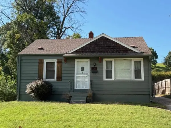 7432 Bellefontaine AVE, Kansas City, MO 64132