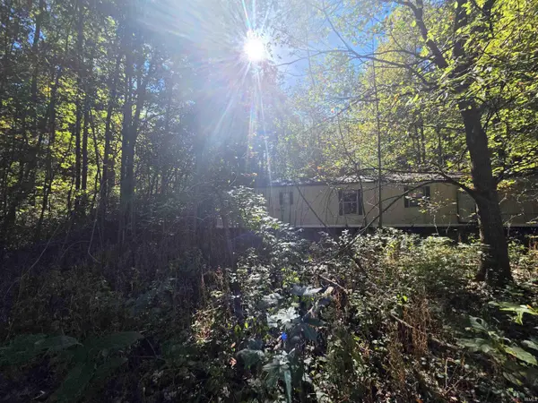 12073 E Lucky Point RD, Wheatland, IN 47597