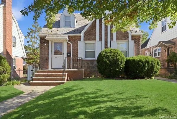 53-11 214th ST, Bayside, NY 11364