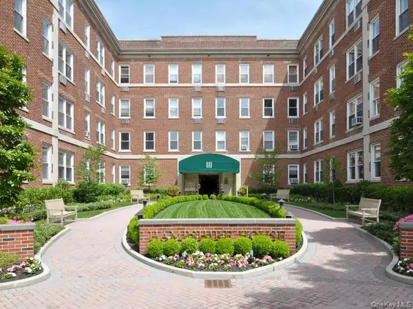 111 7th ST #309, Garden City, NY 11530
