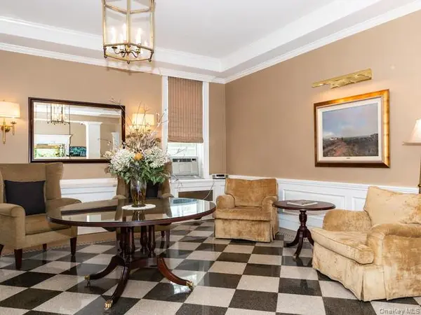 111 7th ST #309, Garden City, NY 11530