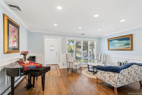 1161 Ott LN, Merrick, NY 11566