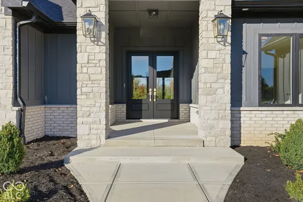2786 S Kings WAY, New Palestine, IN 46163