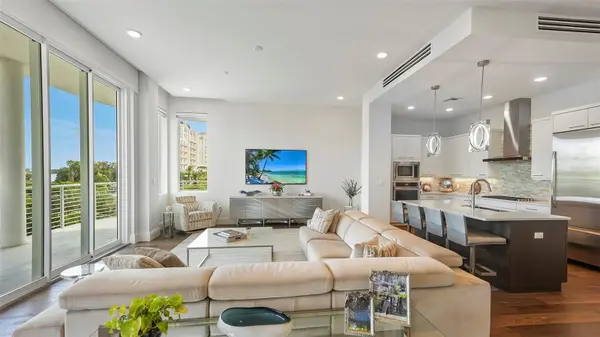 609 GOLDEN GATE PT #301, Sarasota, FL 34236