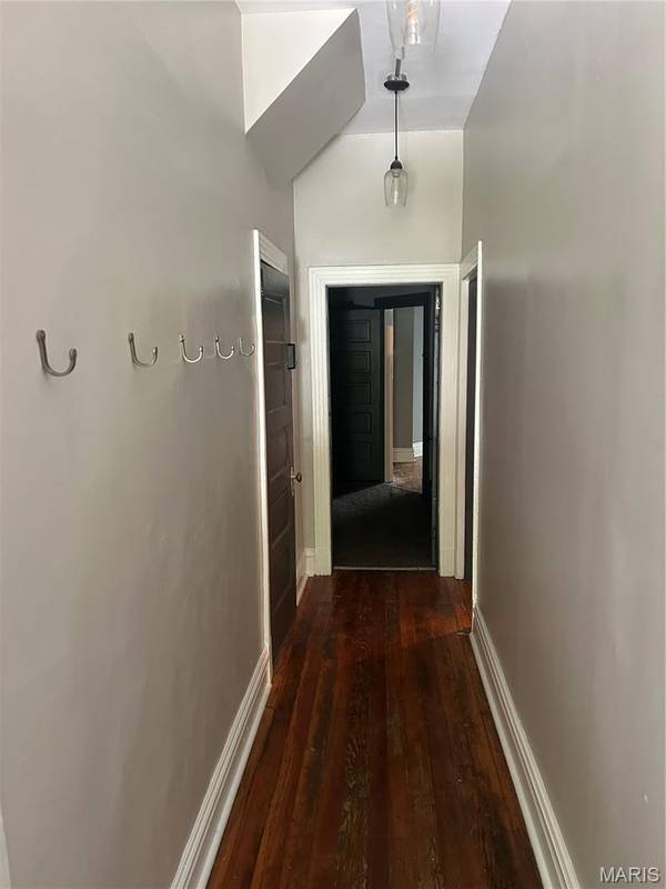 2714 Ann AVE, St Louis, MO 63104