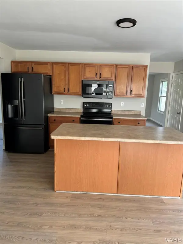 180 Homefield Gardens DR, O'fallon, MO 63366