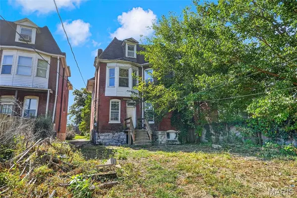 5639 Bartmer AVE, St Louis, MO 63112