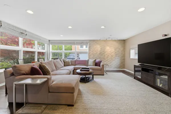 2933 N Hermitage AVE #D, Chicago, IL 60657