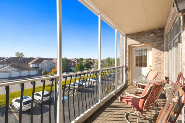 18610 Pine Lake DR #2B, Tinley Park, IL 60477