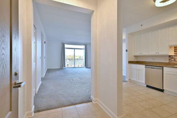 8300 Callie AVE #412, Morton Grove, IL 60053
