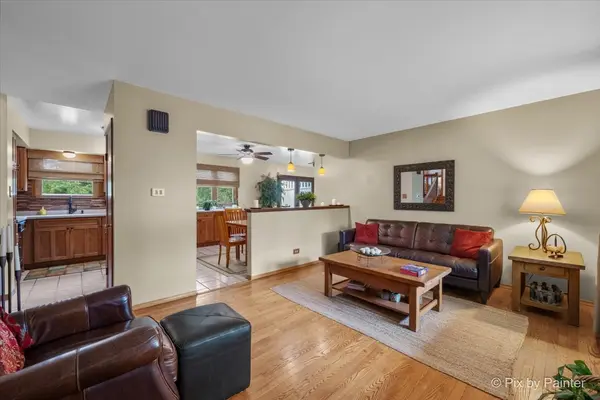 23W328 Great Western AVE, Glen Ellyn, IL 60137