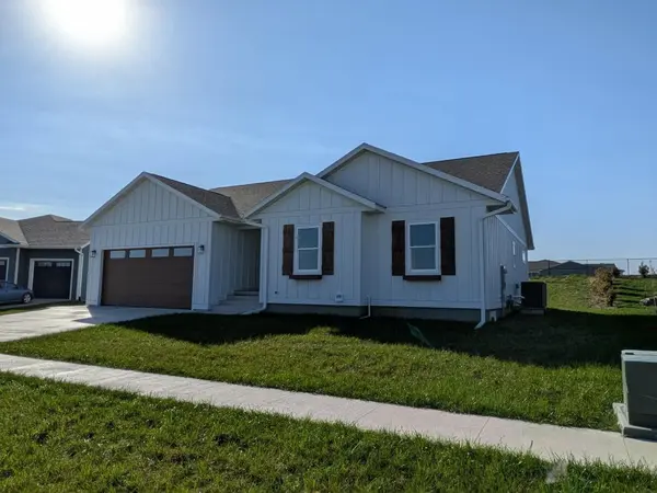553 Massman DR, Decorah, IA 52101