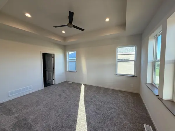 2736 Amber Valley RD, Cedar Falls, IA 50613