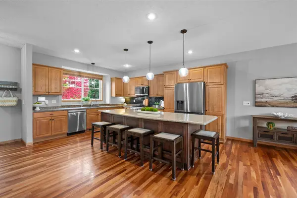 989 Danube AVE, Shakopee, MN 55379
