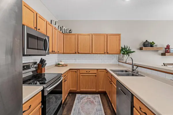 492 Willoughby WAY W, Minnetonka, MN 55305