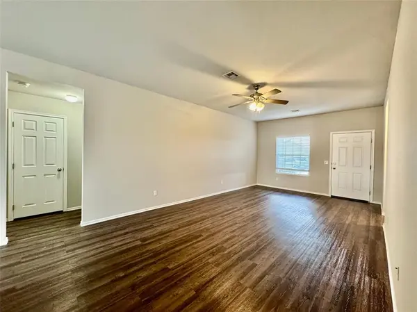 1890 Bartlett DR, Newcastle, OK 73065