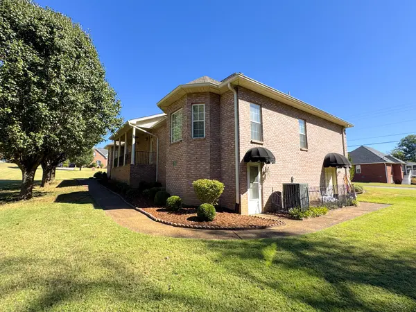 340 Woodlands Dr, Gallatin, TN 37066