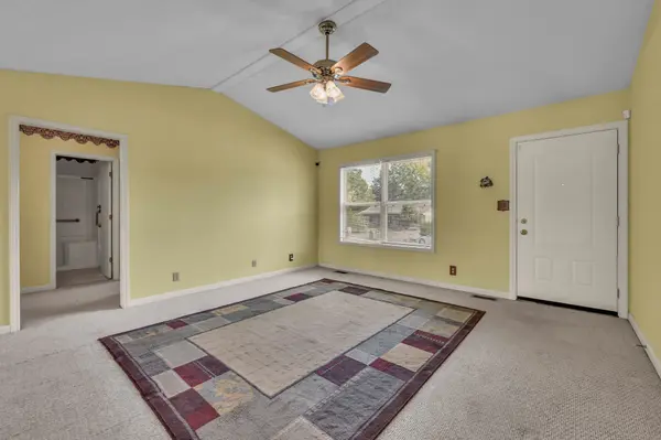 2834 Nat Hoosier Ln, Clarksville, TN 37040