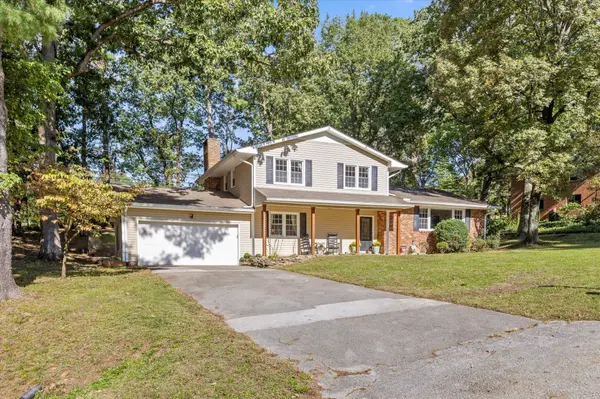 205 Inverness Drive, Signal Mountain, TN 37377