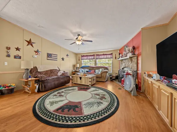 1419 Black Oak Dr, Sevierville, TN 37876