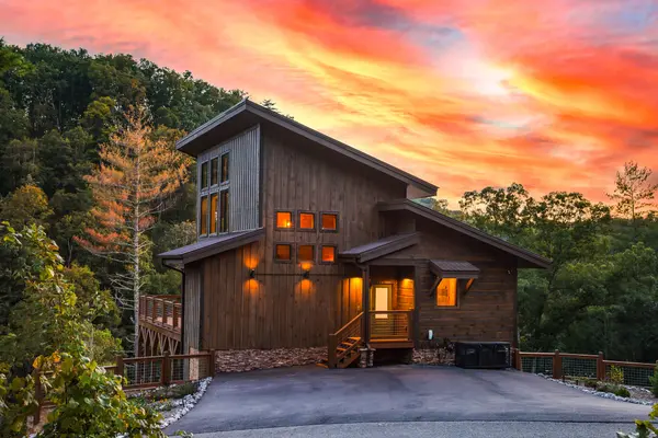 2139 Coopers Hawk Way, Sevierville, TN 37862