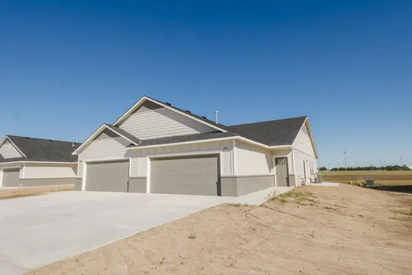 410 & 412 S Trails Head Cir, Goddard, KS 67052