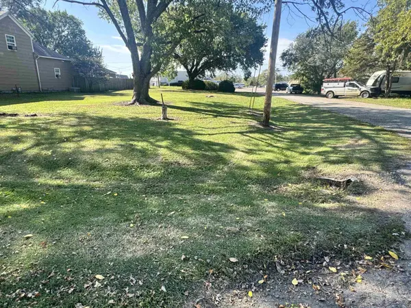 117 E Yeager St, Rose Hill, KS 67133