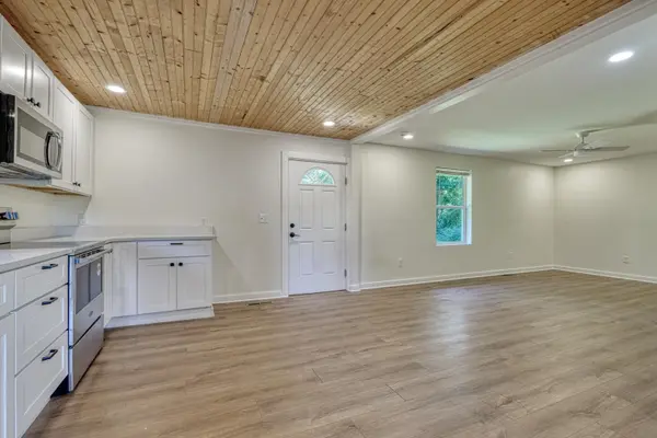 1935 Old Grove RD, Piedmont, SC 29673