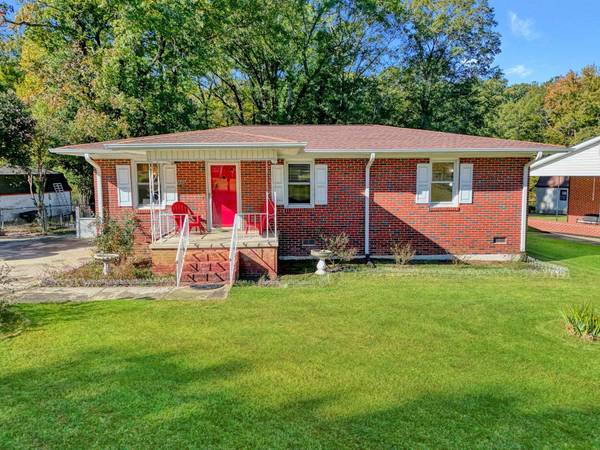 446 Meadowbrook AVE, Woodruff, SC 29388