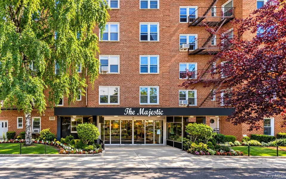 110-20 71st AVE #215, Forest Hills, NY 11375