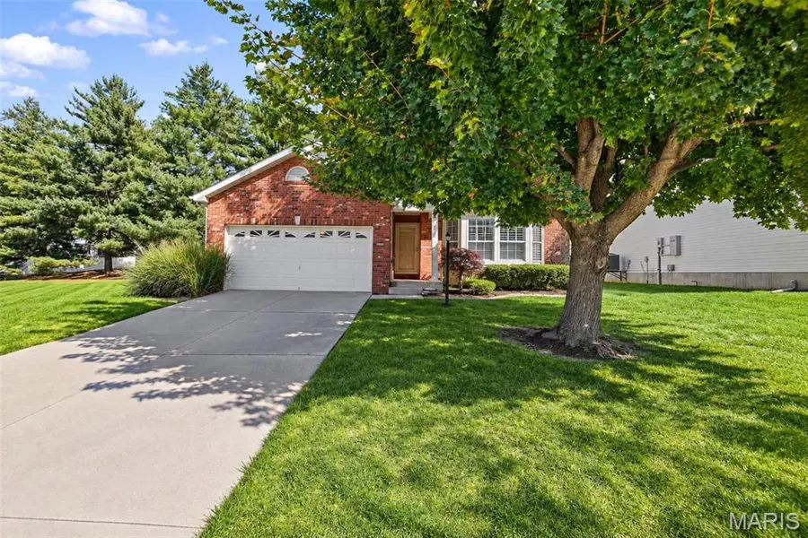 1626 Mont Vista AVE, Godfrey, IL 62035