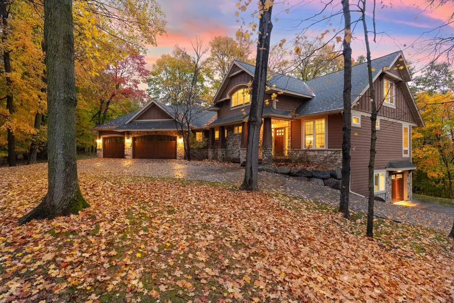 18600 Ridgewood RD, Minnetonka, MN 55391
