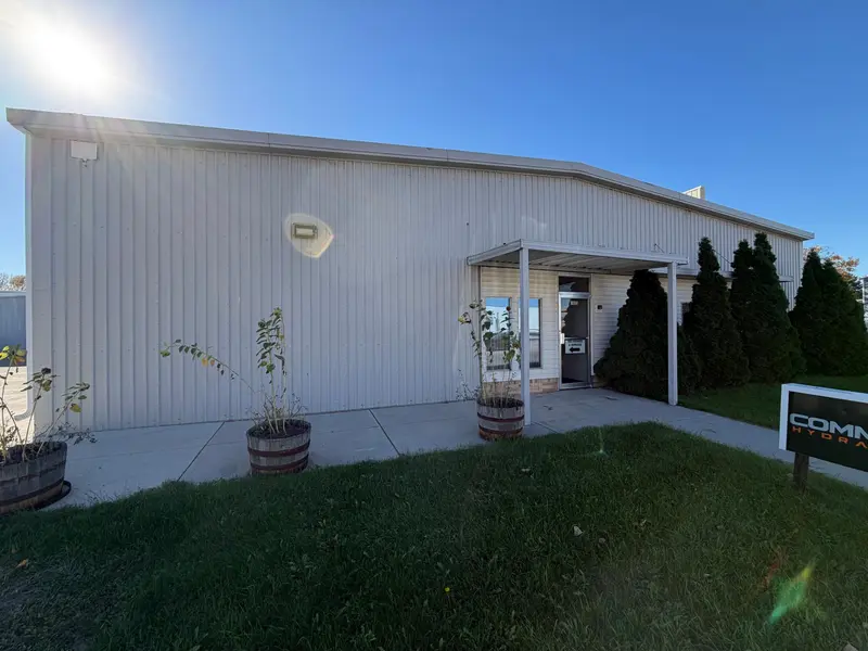 1805 2nd AVE N, Moorhead, MN 56560