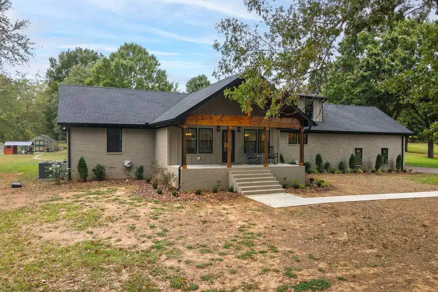 1006 Corinth Rd, Mount Juliet, TN 37122