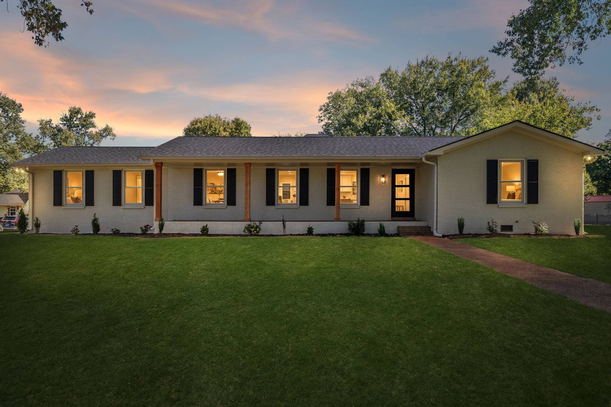 2242 Surrey Dr, Murfreesboro, TN 37129