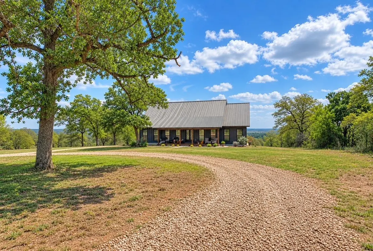 198 Rolling Oak DR, Elgin, TX 78621