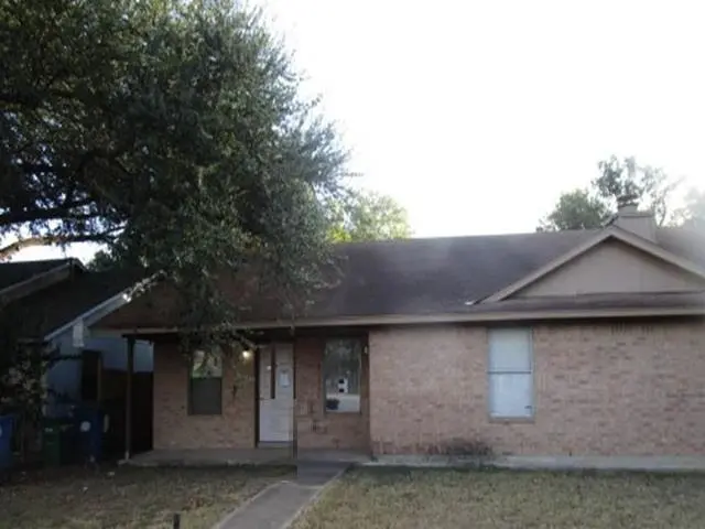 2001 E Stassney LN, Austin, TX 78744