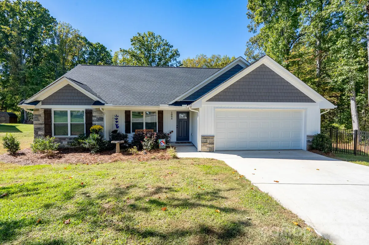 1004 Osprey LN, China Grove, NC 28023