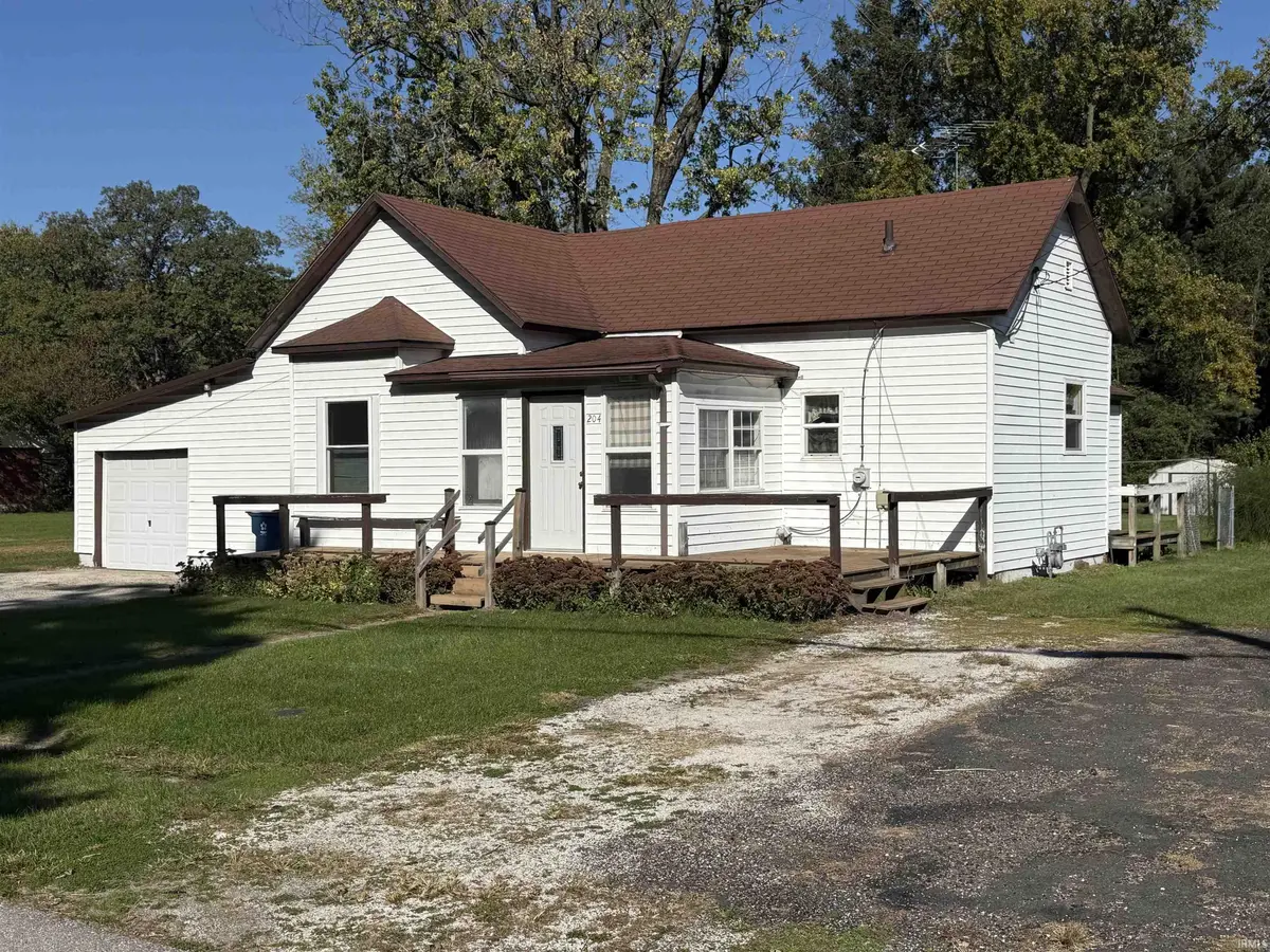 204 W Main ST, Medaryville, IN 47957